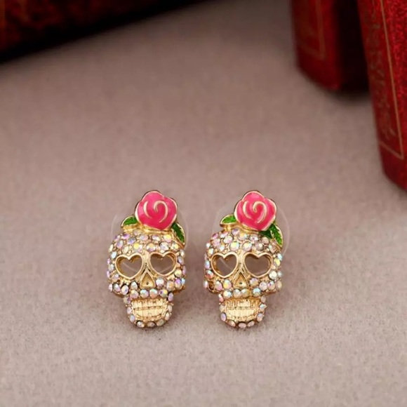 Rhinestone Skull & Rose earrings gold tone fashion jewelry NEW - Picture 2 of 4